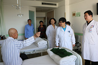 李红卫主任组织科室查房.jpg